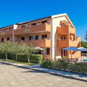 Romana And Tea Apartment