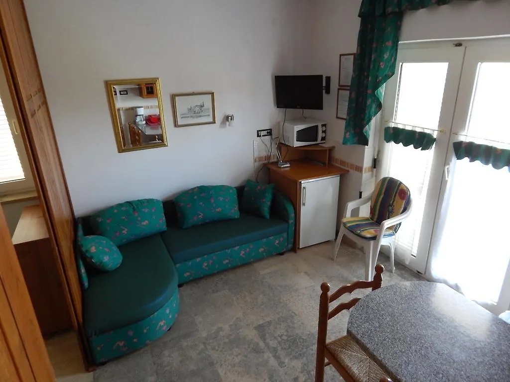Apartment Villa Roth Šilo